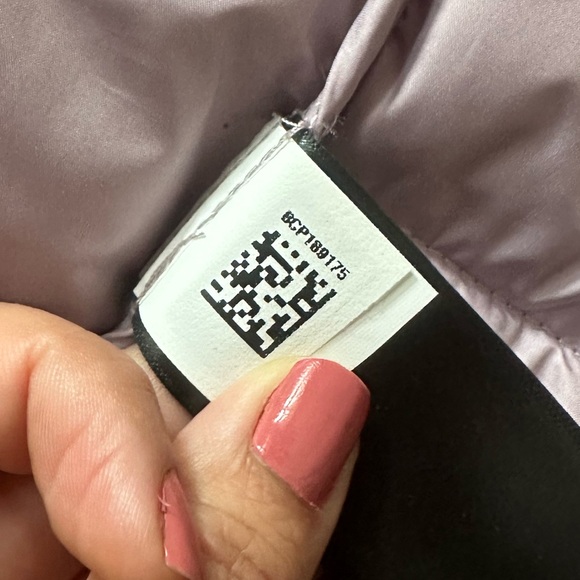 North Face - Roxborough Vest NEVER USED - Picture 8 of 9